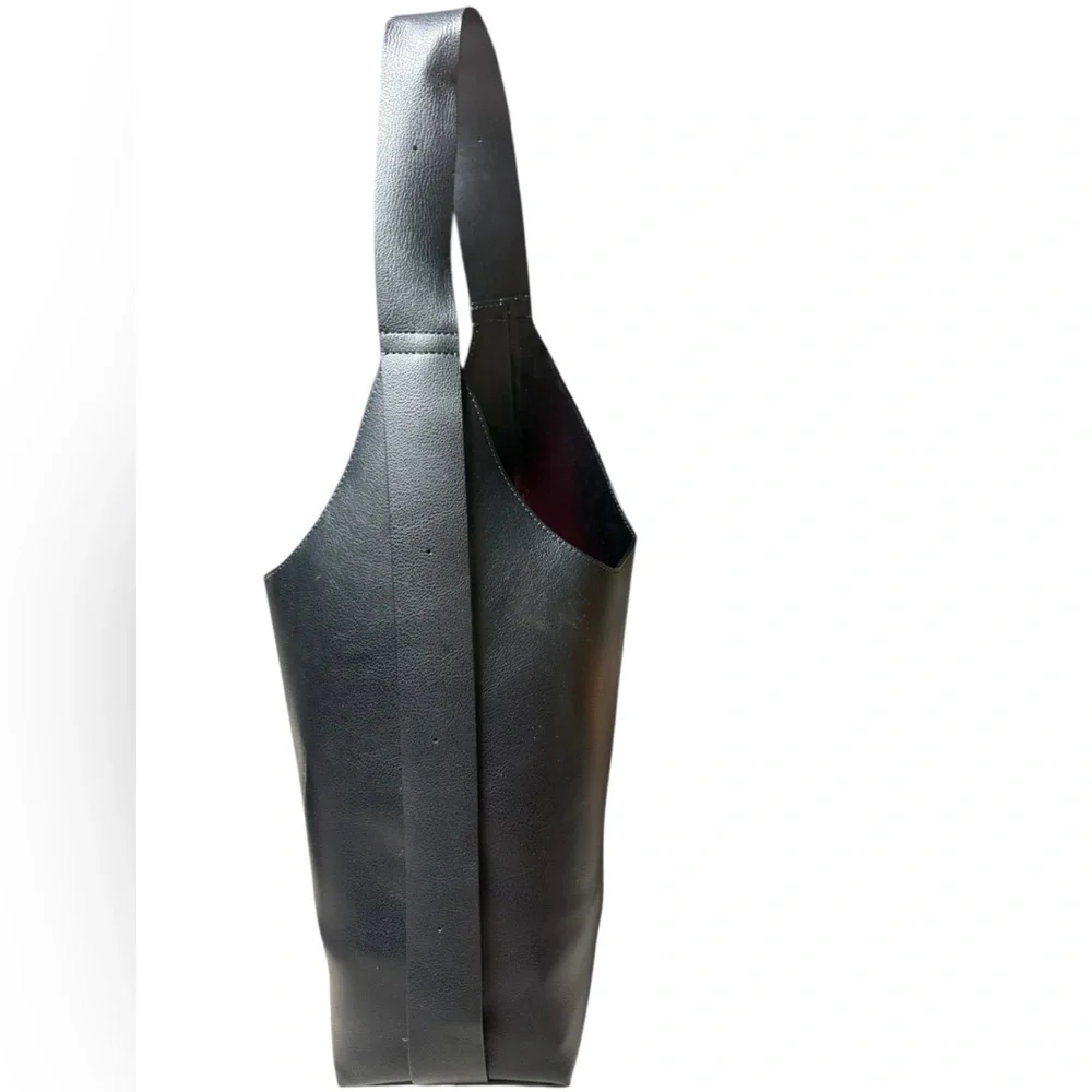 Minimal Black Leather Hobo Bag - Unbranded